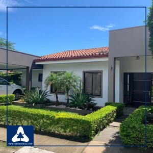 Condominios-HERMOSA CASA EN PIEDADES DE SANTA ANA 